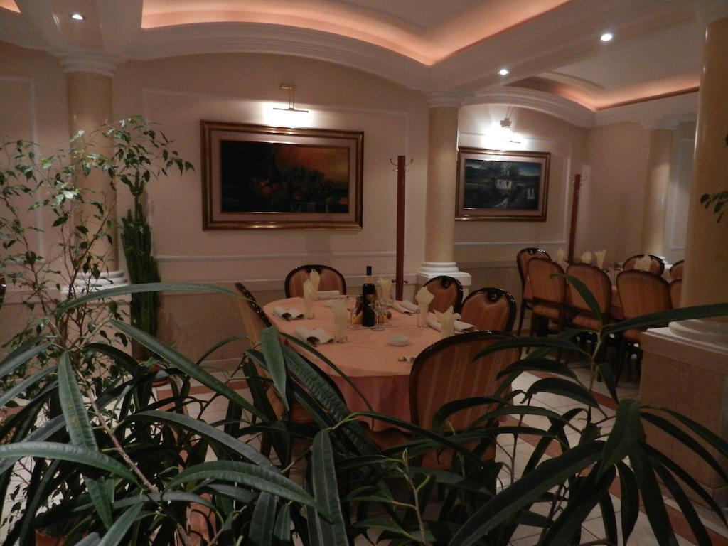 Guesthouse Ellite Pozarevac Ngoại thất bức ảnh